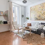Appartement 1er étage Piéton Place De La Pierre *