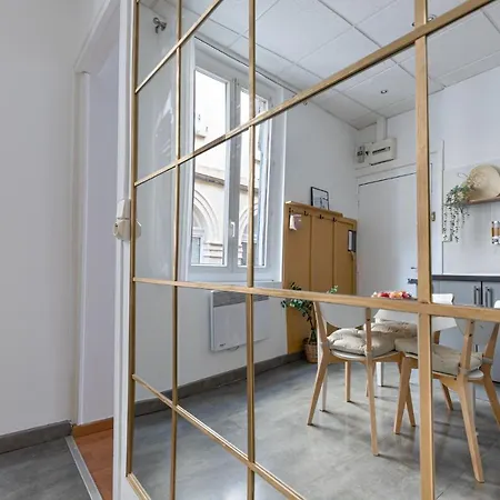 1er Etage Pieton Place De La Pierre *