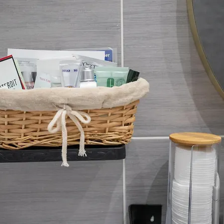 1er Etage Pieton Place De La Pierre * Valence (Drome)