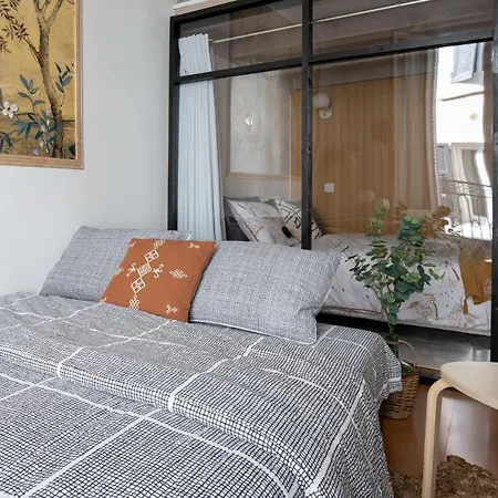 1er Etage Pieton Place De La Pierre *