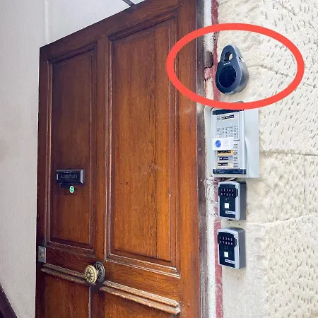 1er Etage Pieton Place De La Pierre