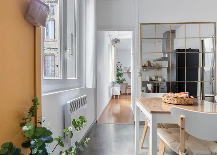 1er Etage Pieton Place De La Pierre * Valence (Drome)