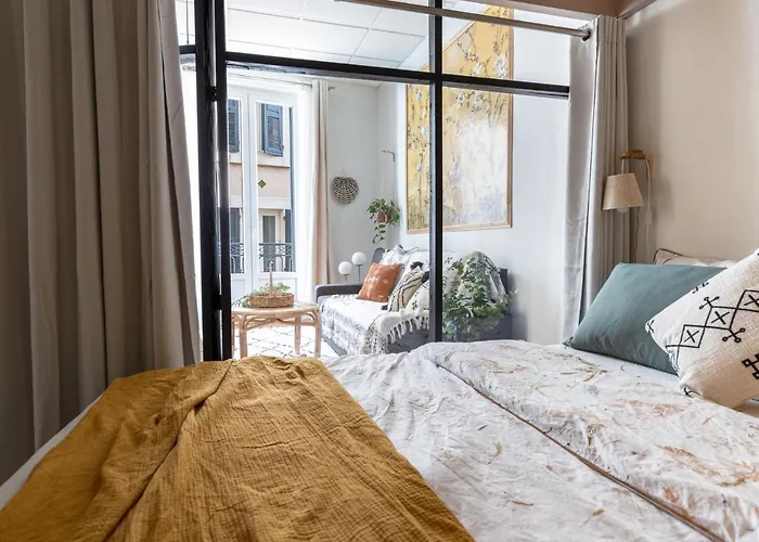 1er Etage Pieton Place De La Pierre *