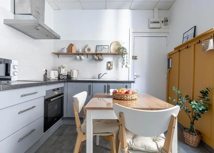 1er Etage Pieton Place De La Pierre Lejlighed *