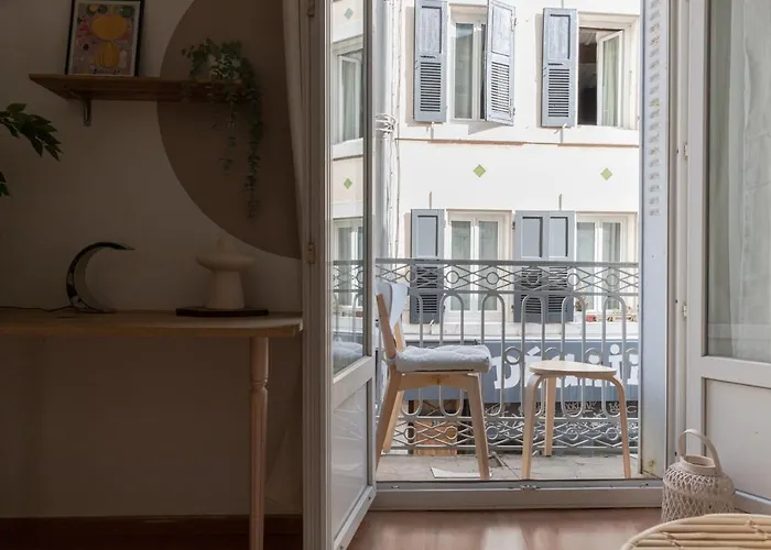 1er Etage Pieton Place De La Pierre