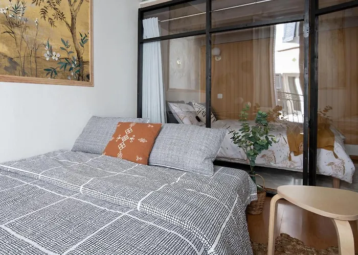 1er Etage Pieton Place De La Pierre *