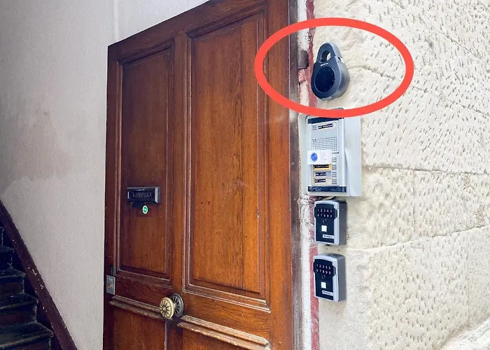 1er Etage Pieton Place De La Pierre